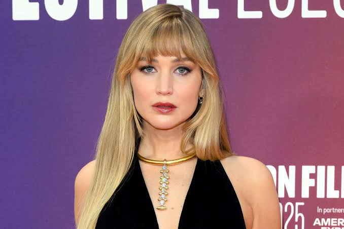 jennifer lawrence height