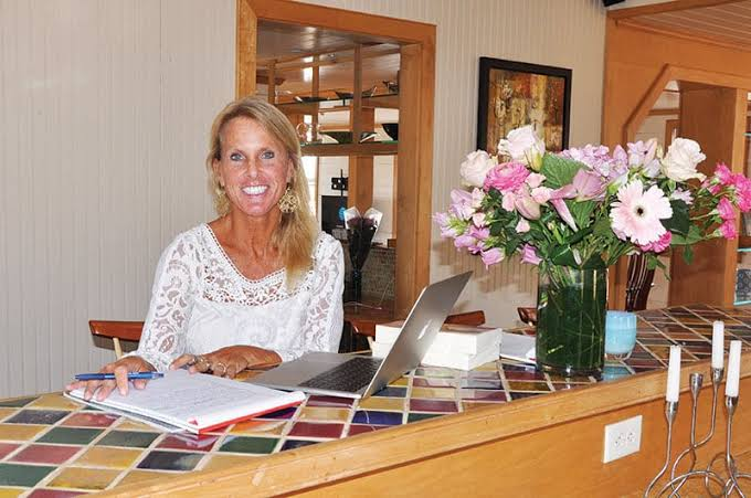 elin hilderbrand net worth
