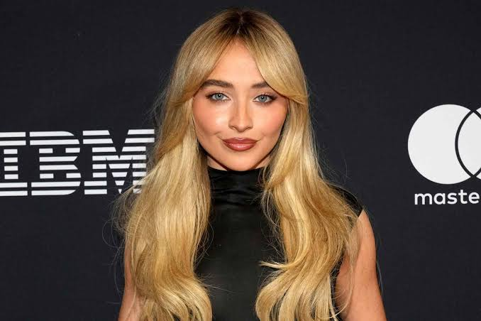 sabrina carpenter height